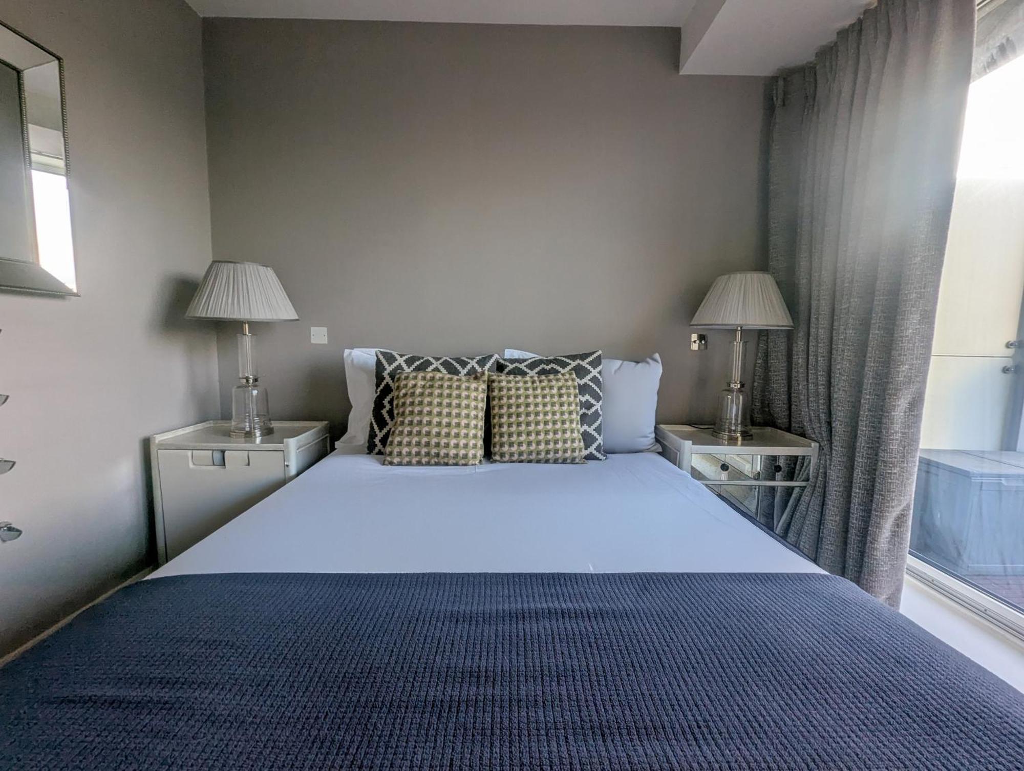 Estatesmen Chelsea Bridge Flat Apartment