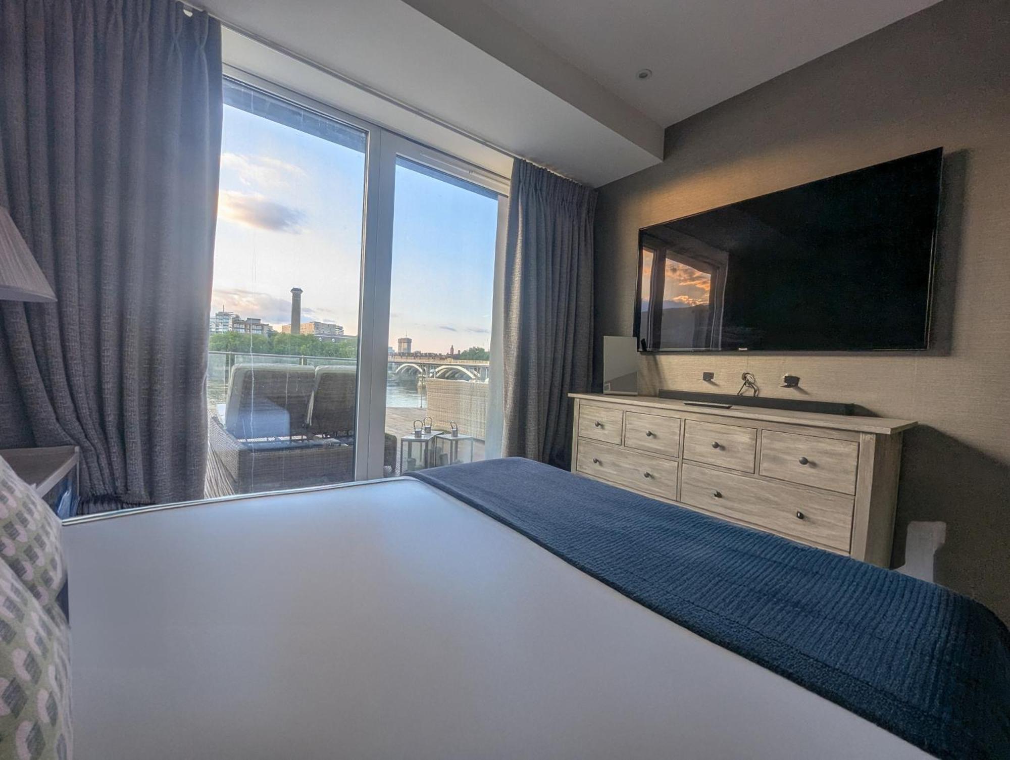 Apartment Estatesmen Chelsea Bridge Flat *