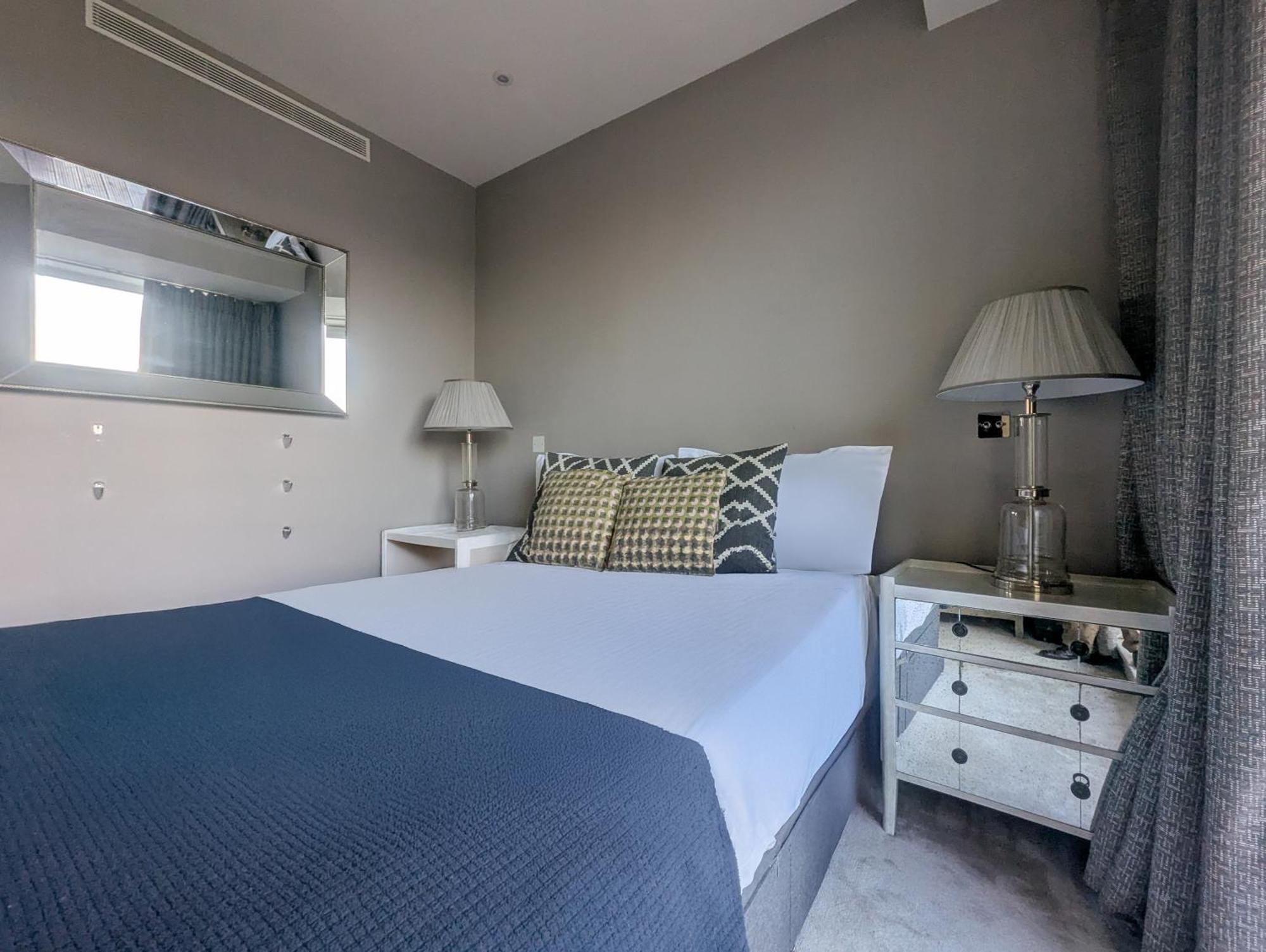 Estatesmen Chelsea Bridge Flat London